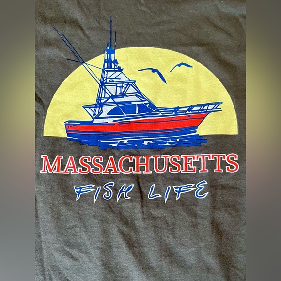 2 Gildan Massachusetts Heavy Cotton T-shirts Size S - Picture 10 of 11